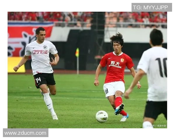 上海足球队进攻表现分析与防守漏洞探讨